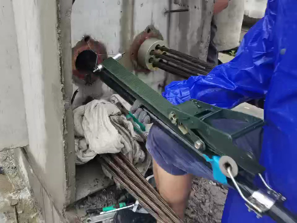 預制箱梁波紋管疏通